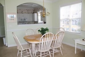 Standard Apartment, 2 Bedrooms | In-room dining