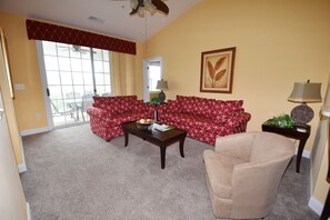 ヴィラ ベッド (複数台) (1134 The Havens) | リビング エリア | DVD プレーヤー