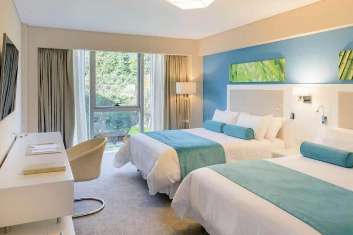 standard twin room | premium bedding, minibar, in-room safe, desk