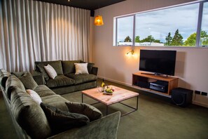 50-inch LCD TV with satellite channels, TV, Netflix - The Cinema Suites (Te Anau)