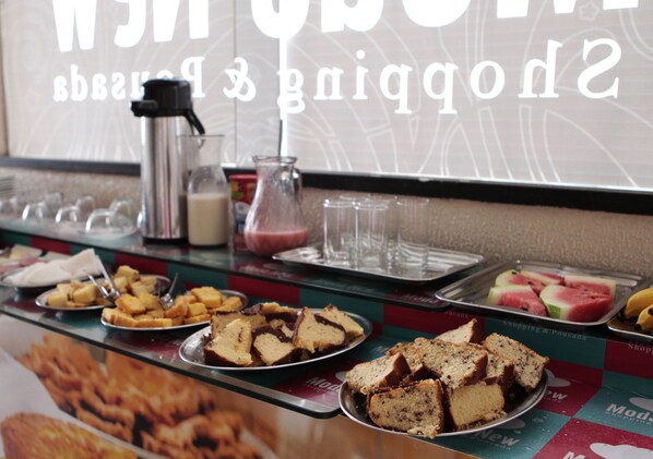 Free daily buffet breakfast - Pousada Moda New (Fortaleza)