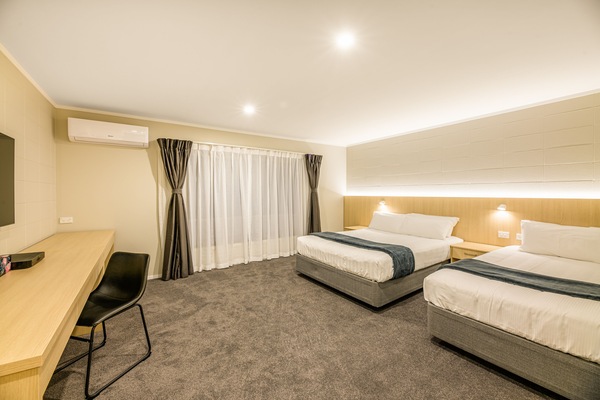 Twin Studio with Kitchenette | Desk, iron/ironing board, free WiFi, bed sheets