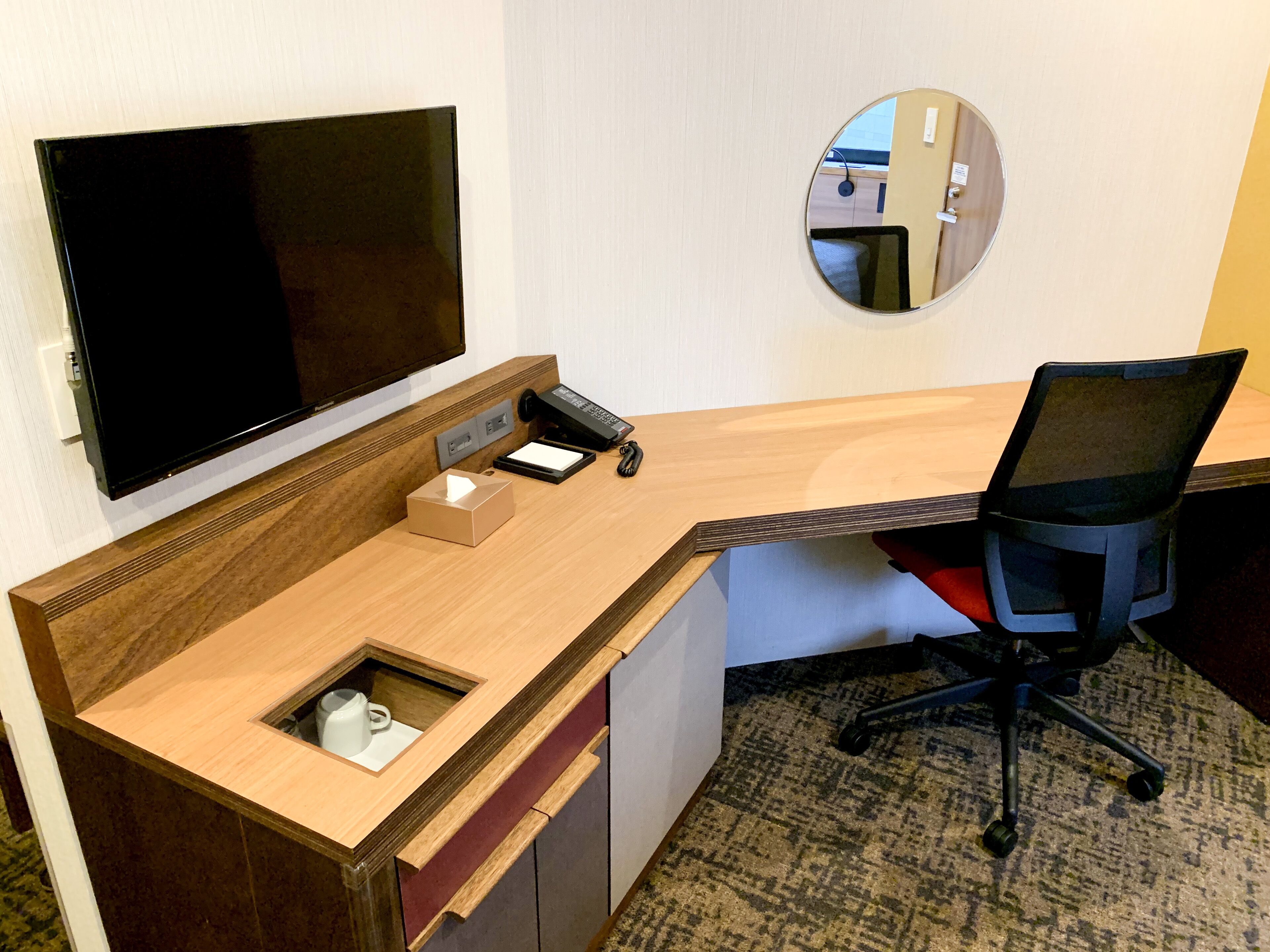 standard room, 1 double bed, non smoking | 1 bedroom, in-room safe, desk, blackout curtains