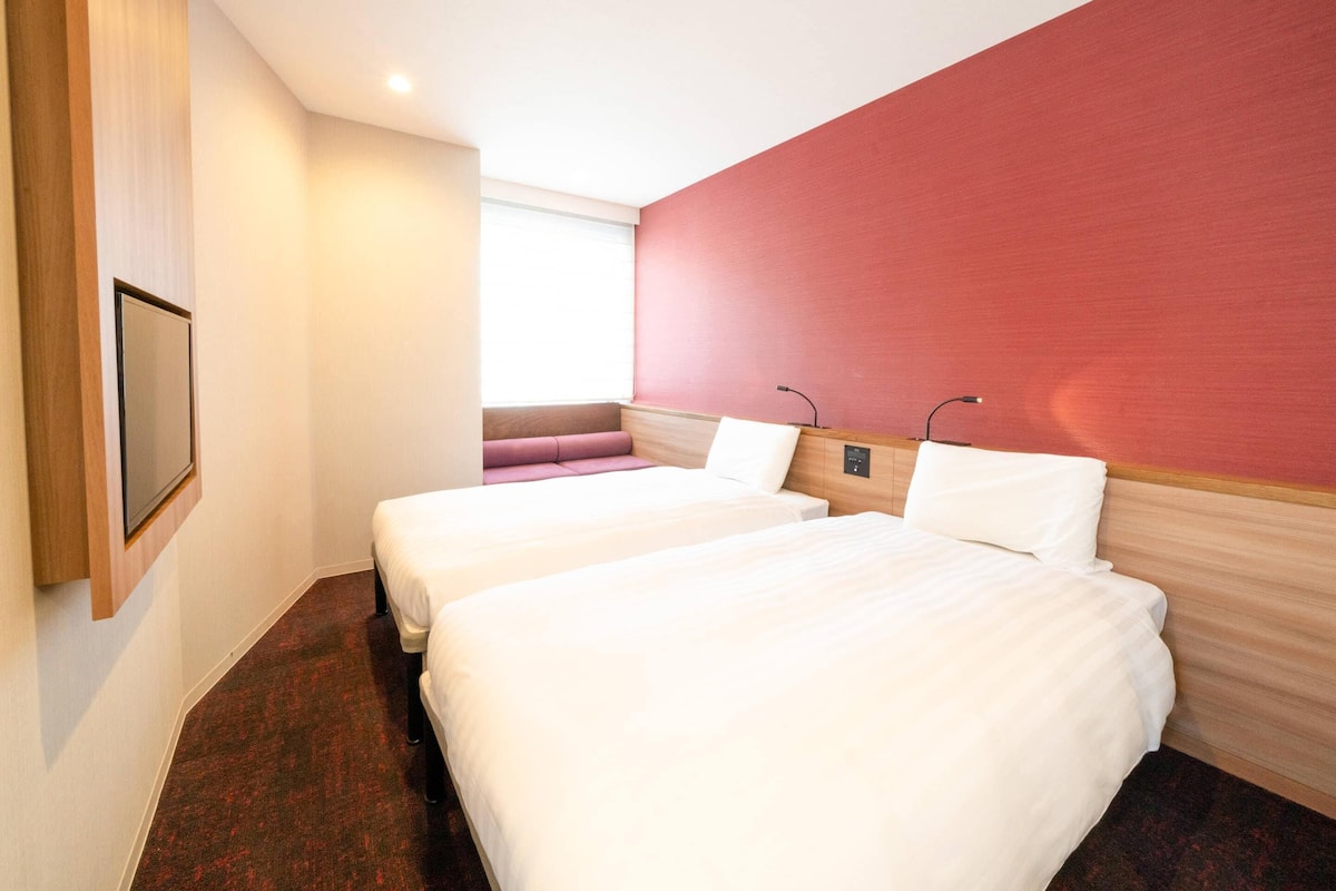 Phòng, 2 giường đơn, không hút thuốc | Két bảo mật tại phòng, bàn, màn/rèm cản sáng, phòng cách âm