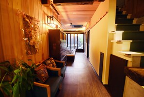 Interior entrance - Kyobijin (Kyoto)