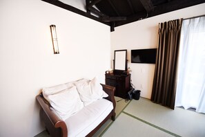 Stadtwohnung (4 Single Bed & 2 Futons) | 2 Schlafzimmer, Zimmersafe, Schreibtisch, Verdunkelungsvorhänge