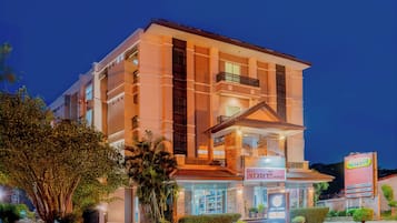 Mặt tiền nơi lưu trú