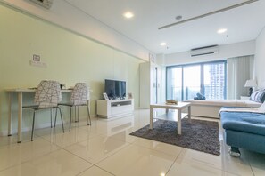 Standard Studio | Iron/ironing board, free WiFi - Mercu Summer Suite KLCC at Penguin Homes (Kuala Lumpur)