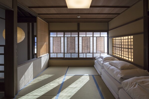 Kiyomizu Gojo Sumitsugu | 3 bedrooms, in-room safe, individually decorated, individually furnished