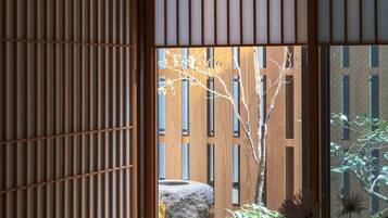 Yoshimigura | Garden