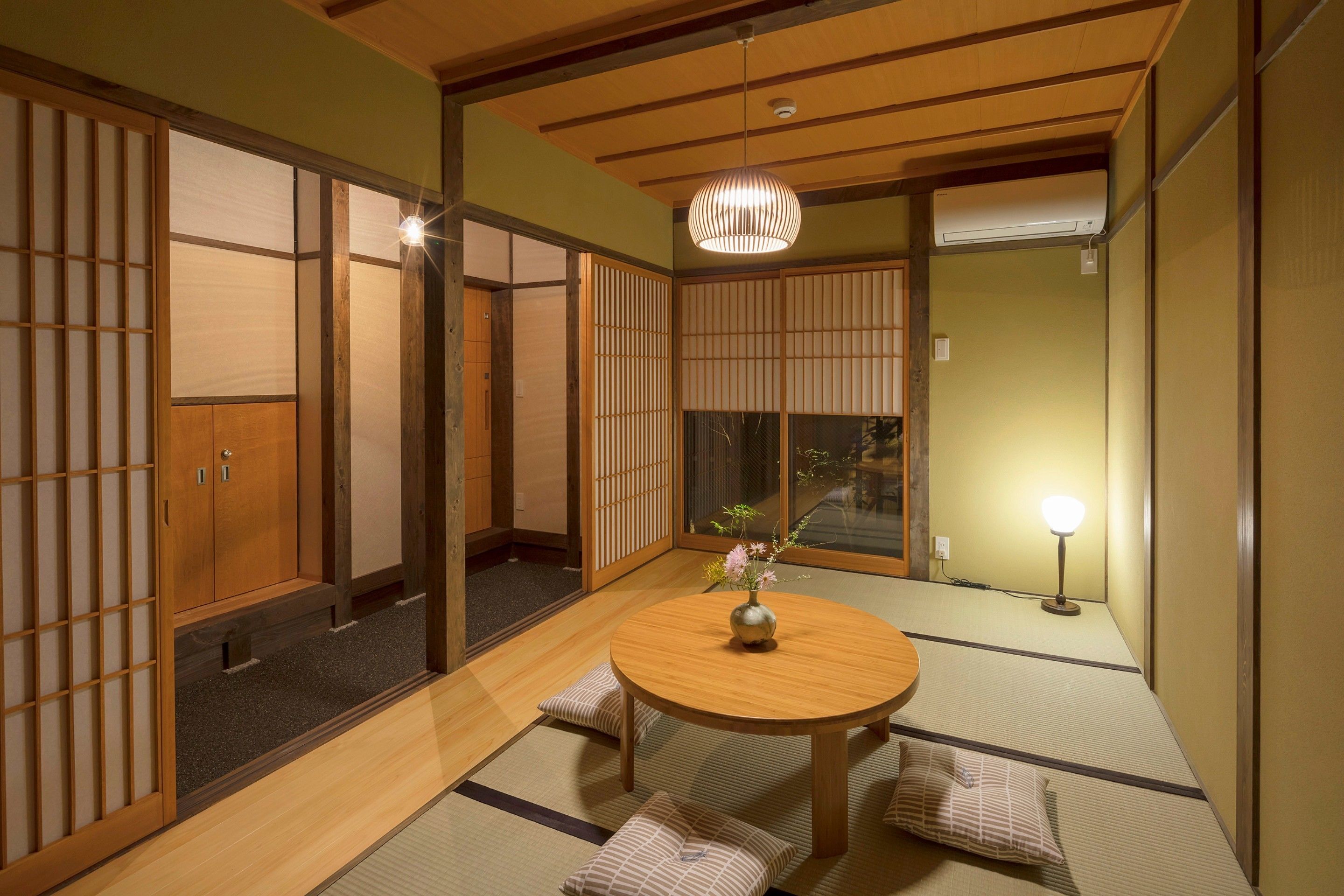 Yoshimigura | Living area | Flat-screen TV