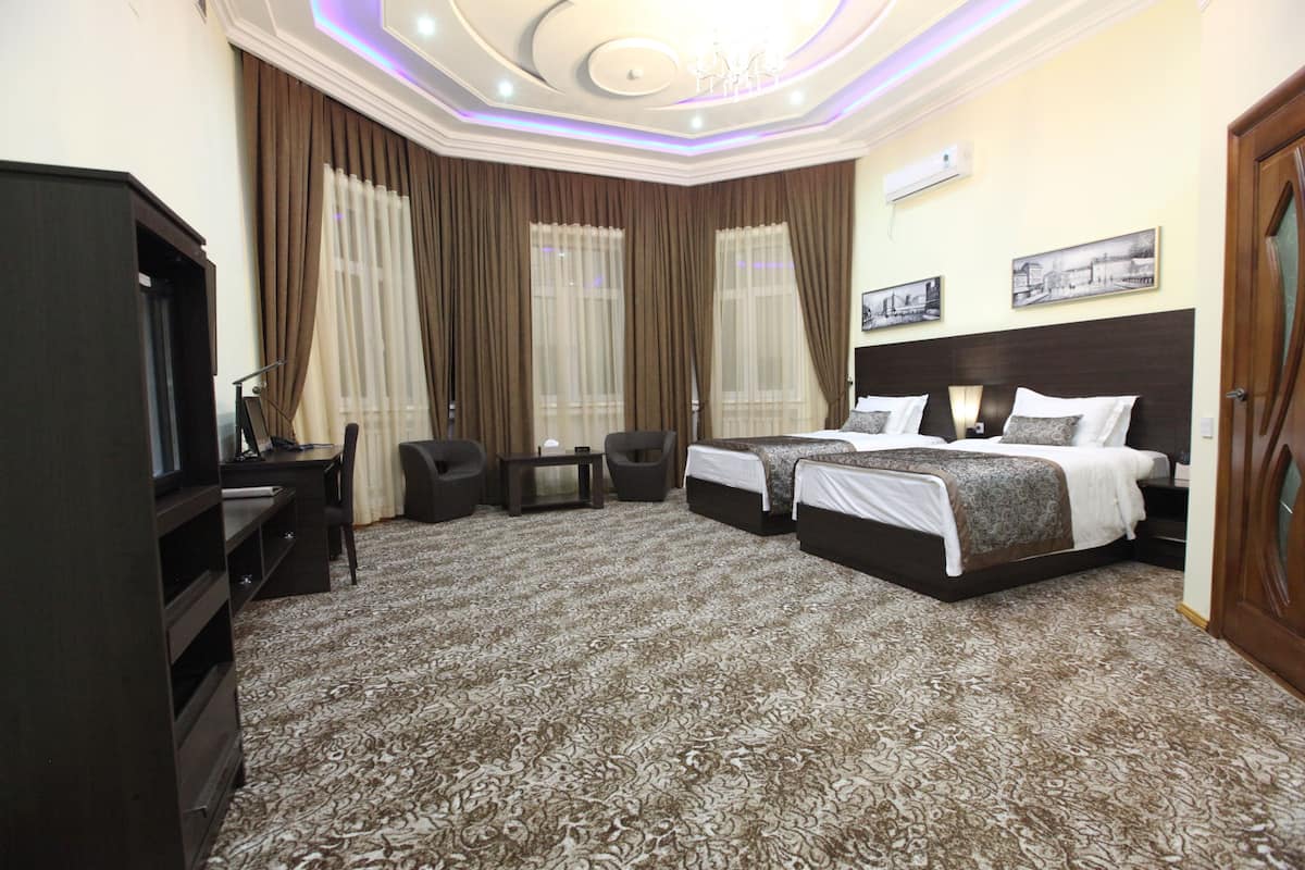 Lotte Twin Room | Premium bedding, minibar, in-room safe, desk