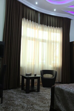 Lotte Single Room | Premium bedding, minibar, in-room safe, desk