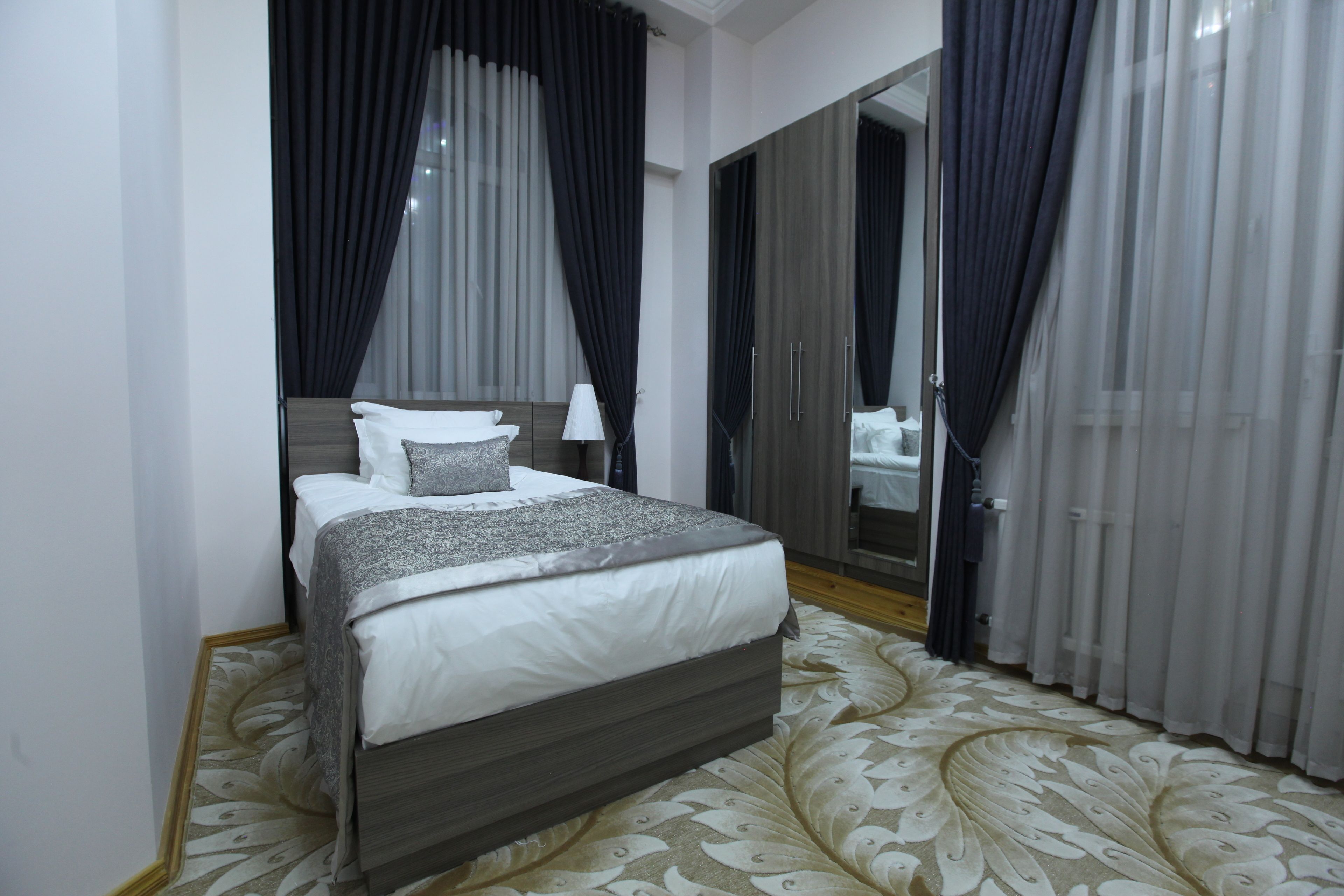 Suite familiar | Ropa de cama de alta calidad, minibar, caja fuerte y escritorio