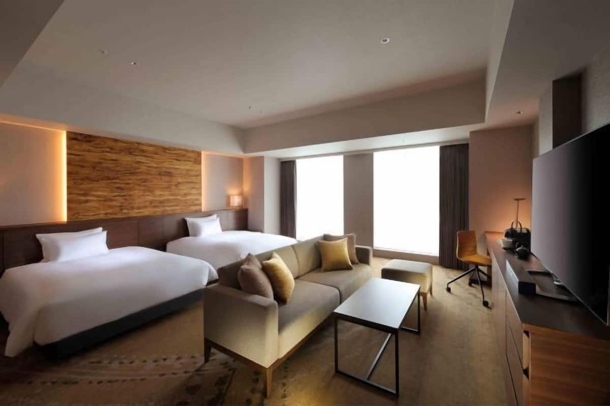 Ropa de cama de alta calidad, caja fuerte, cortinas opacas