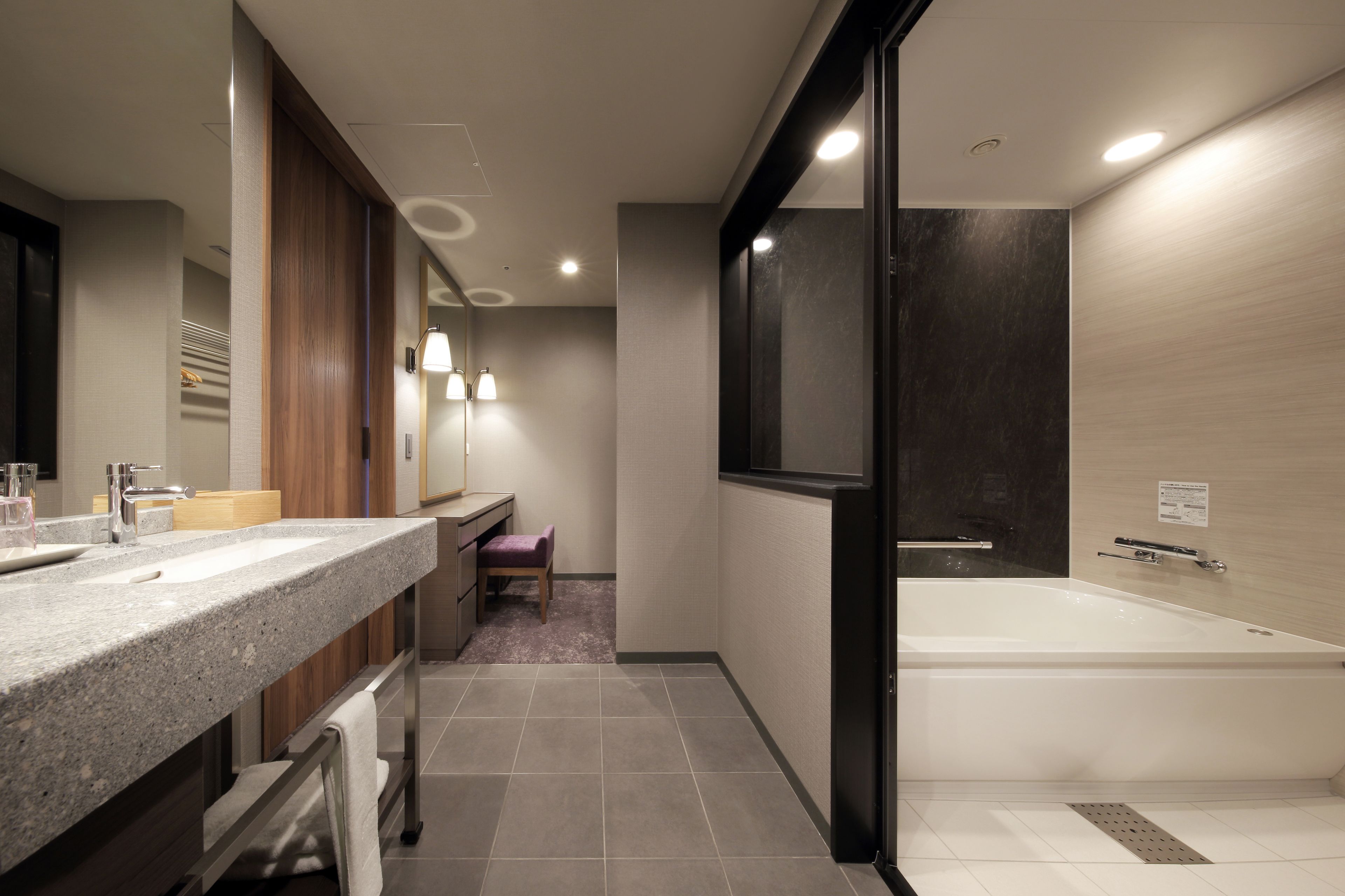 separate bathtub and shower, rainfall showerhead, free toiletries