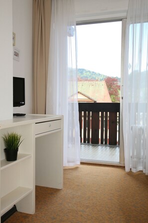 Chambre Simple Confort, balcon (Main Building) | Vue de la chambre