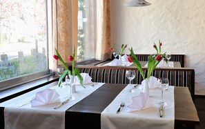 Local and international cuisine - Hotel Pflug Ottenhöfen (Ottenhofen im Schwarzwald)