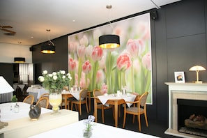 Dagelijks ontbijtbuffet (EUR 18.50 per persoon)