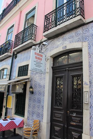 Entrada al alojamiento