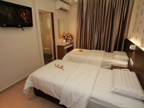 Kamar Twin Deluks | Brankas, meja kerja, setrika/meja setrika, dan Wi-Fi gratis