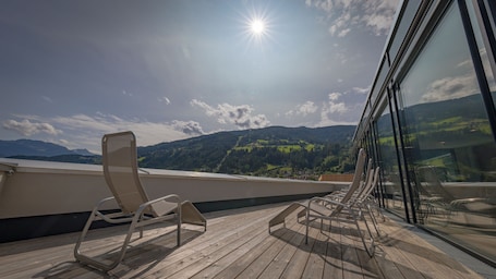 Terraza. Explorer Hotel Zillertal