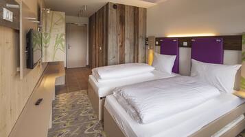 Hypo-allergenic bedding, in-room safe, blackout drapes, soundproofing