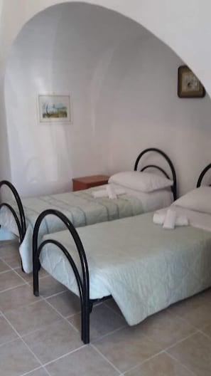 Habitación estándar con 1 cama doble o 2 individuales | Wifi gratis
