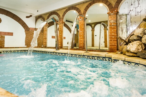 Indoor pool, pool loungers