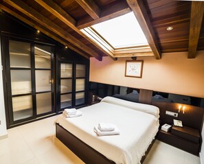 家庭獨棟房屋, 4 間臥室 | 4 間臥室、羽絨被、記憶床墊、客房內保險箱
