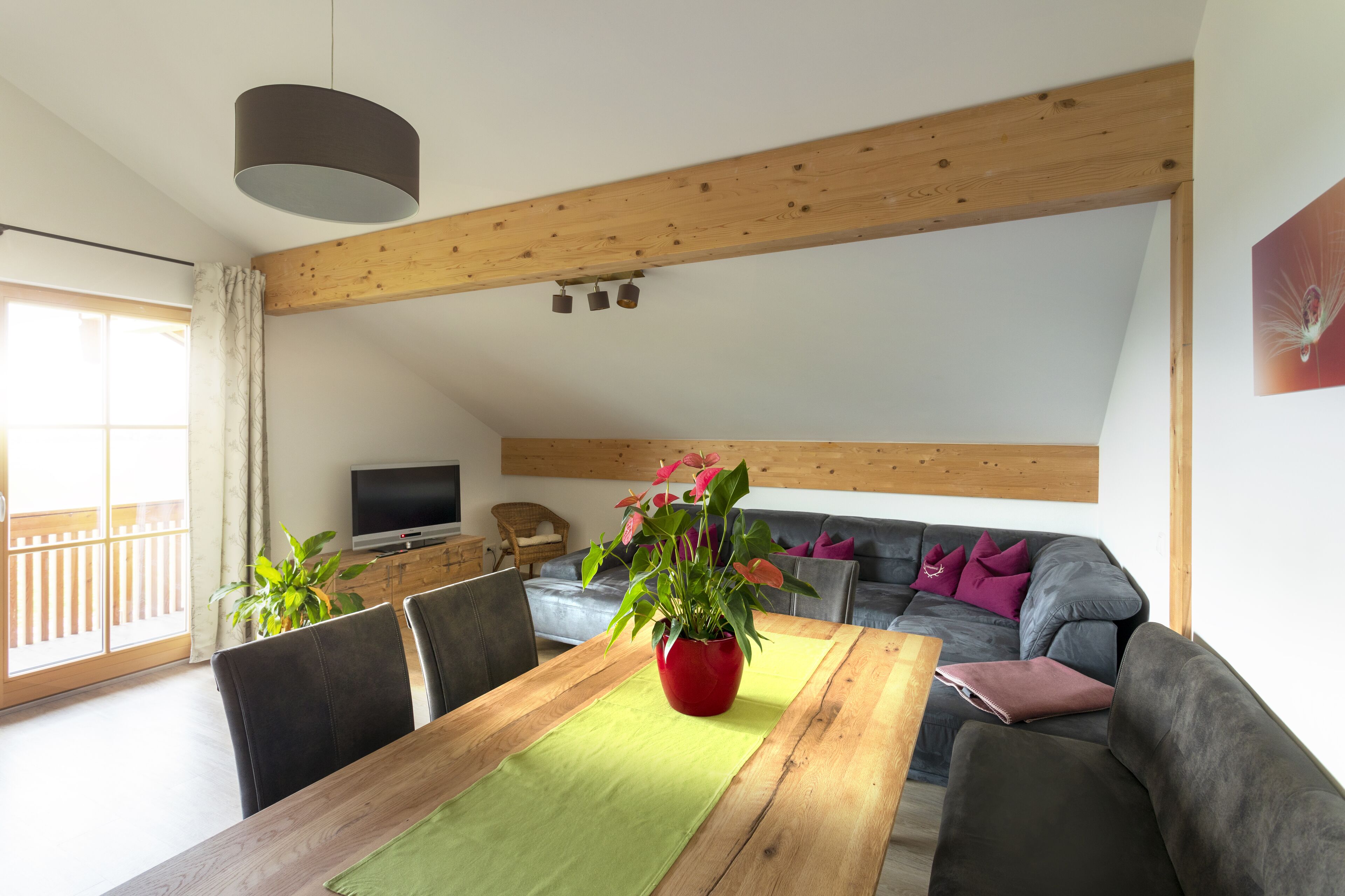 Exclusive-Apartment | Wohnbereich | Flachbildfernseher