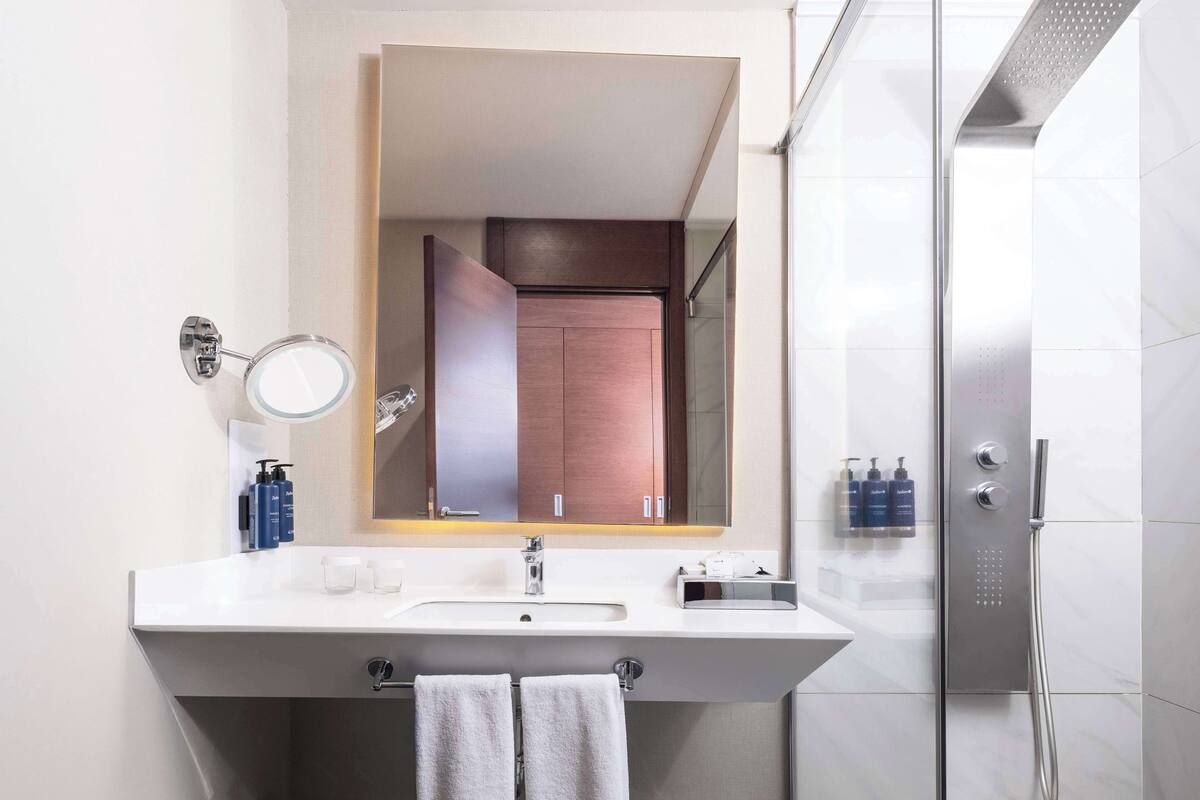 shower, free toiletries, hair dryer, bathrobes