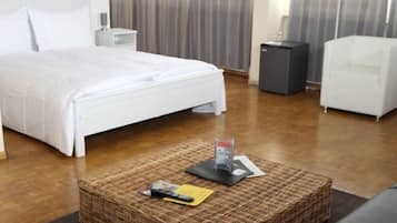 Minibar, in-room safe, desk, soundproofing