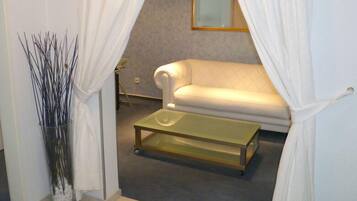Suite | Living area | Flat-screen TV