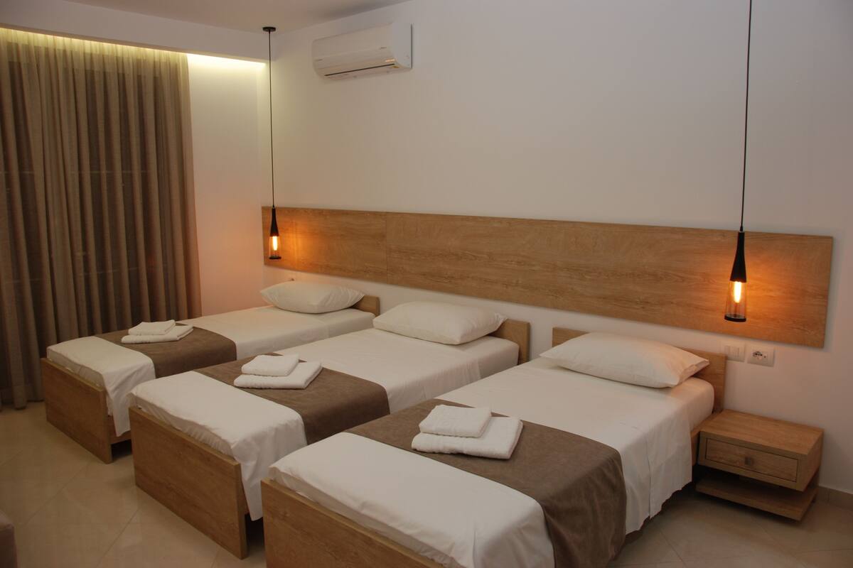 Chambre Triple, balcon, vue mer