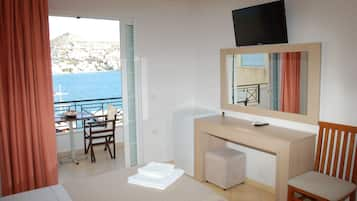 Twin Room, Balcony, Sea View | Minibar, desk, free cots/infant beds, rollaway beds