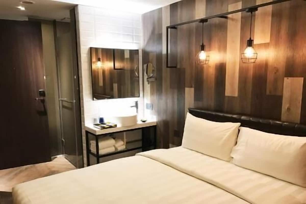 Coffre-fort, bureau, accès au Wi-Fi (inclus), literie fournie