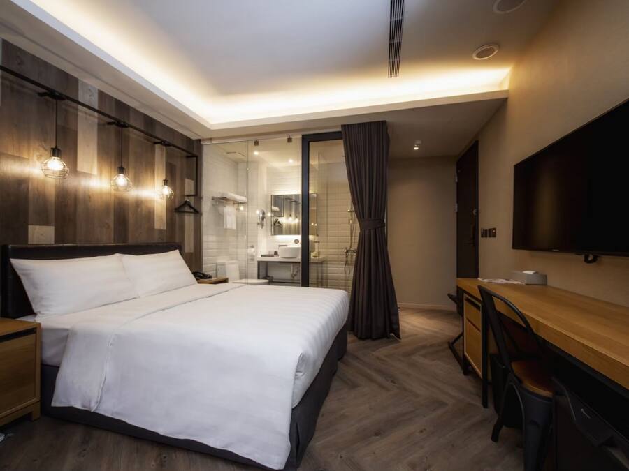 Double Room, 1 Double Bed, No Windows