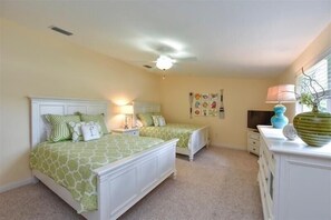 Standard Apartment, 3 Bedrooms | 3 bedrooms, free WiFi