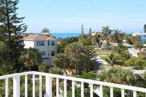 标准公寓, 3 间卧室 | 客房景观