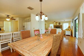 スタンダード アパートメント 5 ベッドルーム | 客室内のダイニングエリア