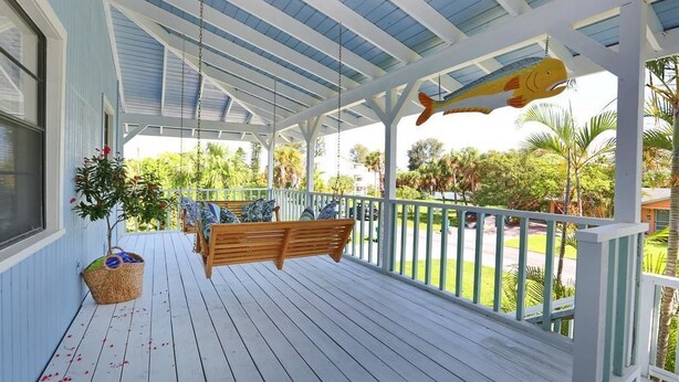 Unclassified image, 1 of 27, button - Kingfish (Anna Maria)