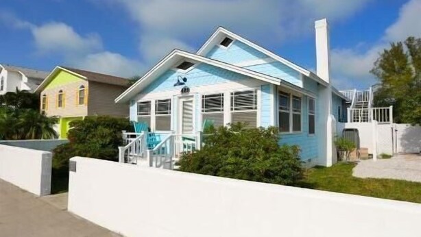 Front of property - Shark s Eye (Anna Maria)