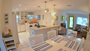 Unclassified image, 5 of 33, button - Sunshine Cottage (Anna Maria)