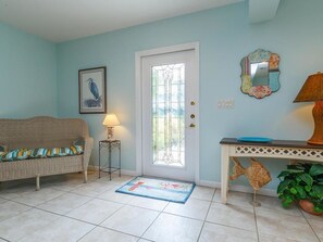 스탠다드 아파트, 침실 2개 | 거실 | DVD 플레이어