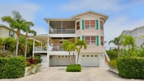 Front of property - Sandy Toes (Anna Maria)