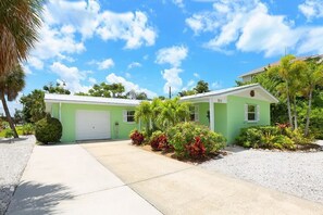 Front of property - Island Dawn (Holmes Beach)