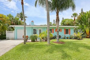 Exterior - Breezy Daze (Holmes Beach)