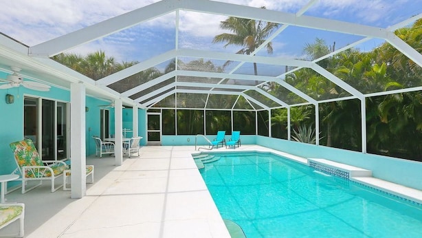 Indoor pool - Breezy Daze (Holmes Beach)