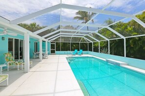 Indoor pool - Breezy Daze (Holmes Beach)